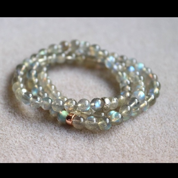 Labradorite Bracelet Stretch sterling silver or 14k gold - Picture 3 of 4